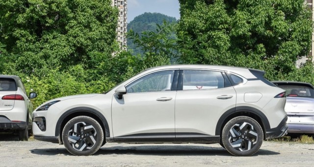 SUV Trung Quốc Baojun Yunhai xuất hiện trong hồ sơ đăng ký kiểu dáng tại Việt Nam, liệu có ra mắt trong tương lai gần?